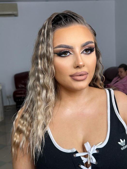 Make up artist & Hairstylist