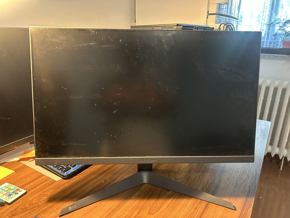 Vând Monitor 24GS50F-B defect