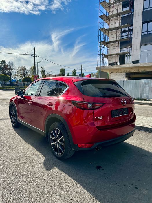 Vând Mazda CX-5 2.2 Diesel AWD, an 2017, bine întreținută, cu dotări complete.