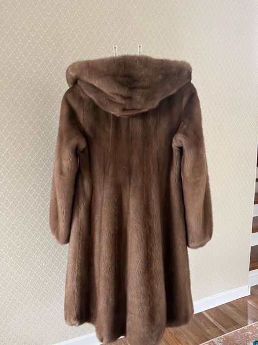 Норковая шуба из Дубая