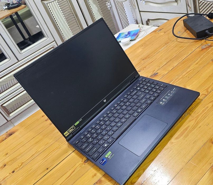 Noutbokkk kompyuter  Sarlavha: Acer Predator Helios Neo 16