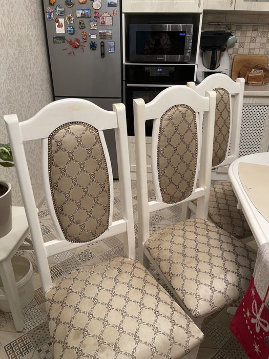 Продам 6 стульев