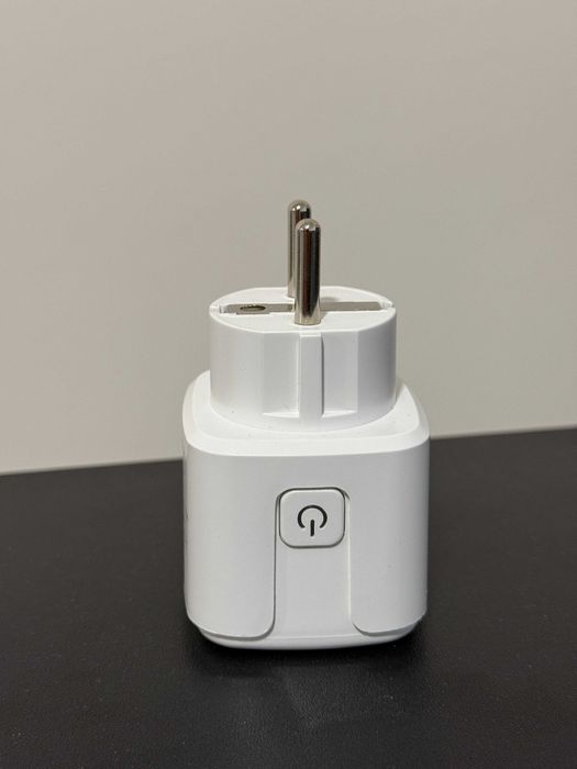 Умен контакт с измерване на консумацията на енергия!