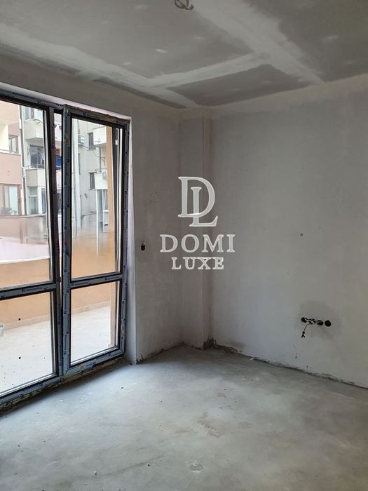 Продава се Тристаен апартамент в Варна, Лятно кино Тракия - 112 кв.м за 2017 €/кв.м - Снимка #1