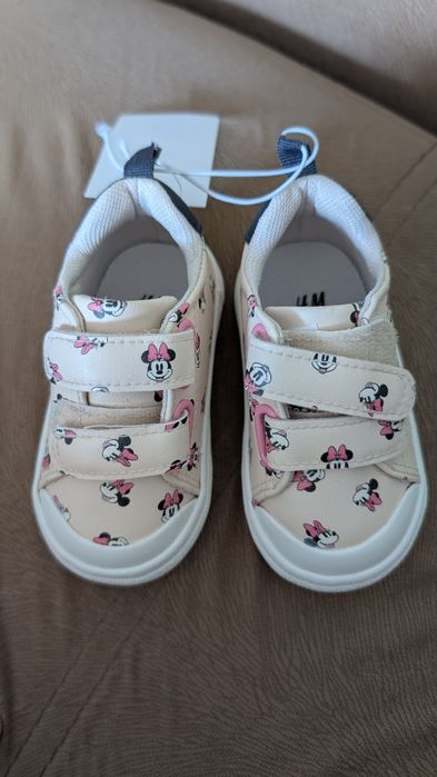 Чисто нови бебешки обувки/маратонки H&M