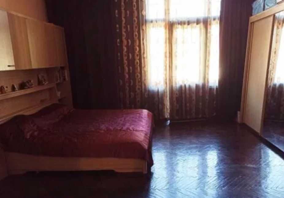 Дава се под наем Двустаен апартамент в Пловдив, Център - 46 кв.м за 183.6 € - Снимка #1