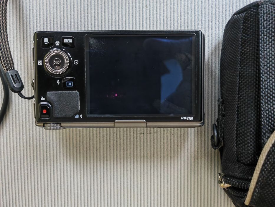 Nikon CoolPix S9500-Дигитална камера (фотоапарат) сребрист