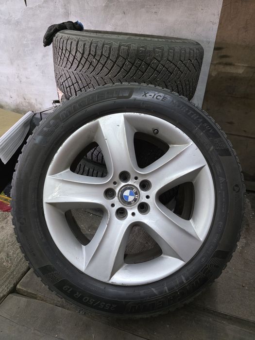 Michelin X-Ice North 4 255/50 R19