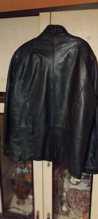 Оригинално яке на Versace.80 eu