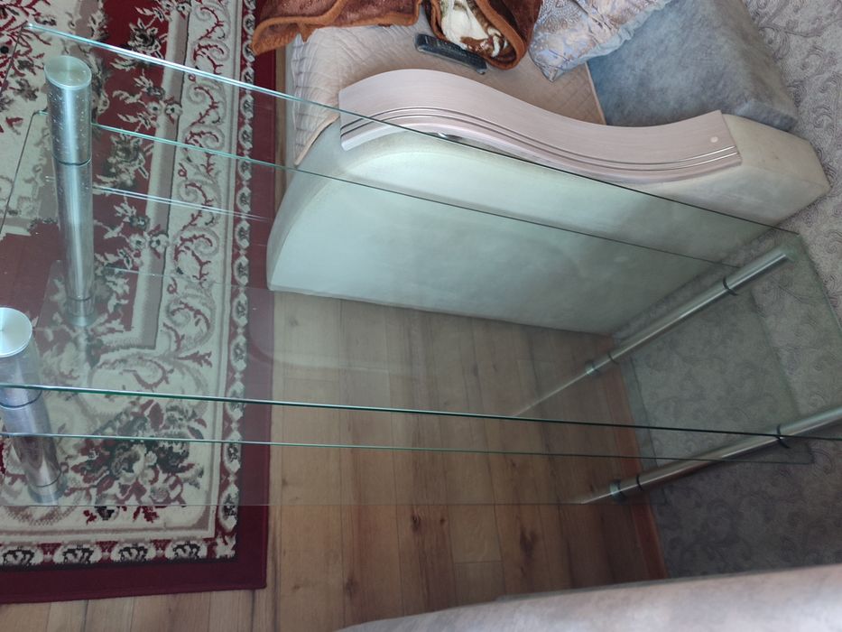 Продам недорого столик