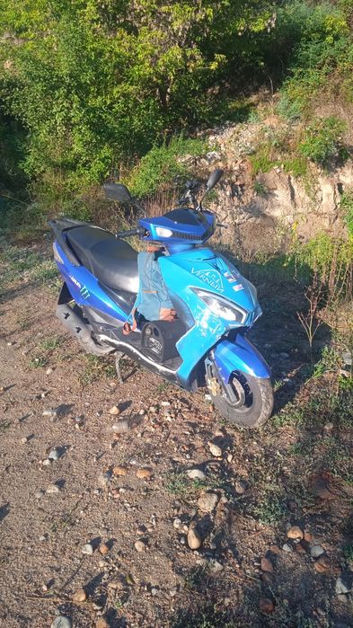 Продам  мопед срочно торг есть