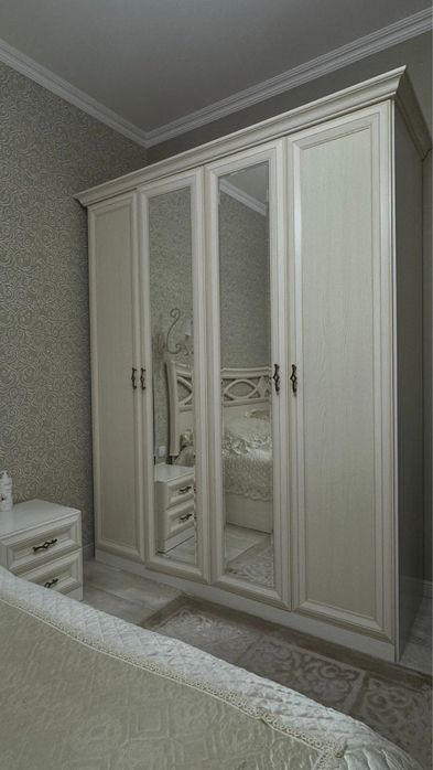 Продам спальный гарнитур