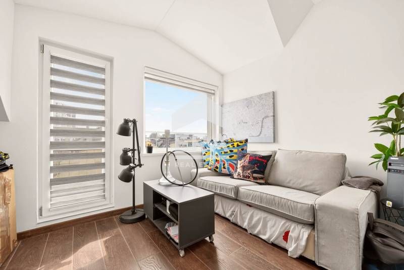 Продава се Тристаен апартамент в Варна, Лятно кино Тракия - 95 кв.м за 1737 €/кв.м - Снимка #8