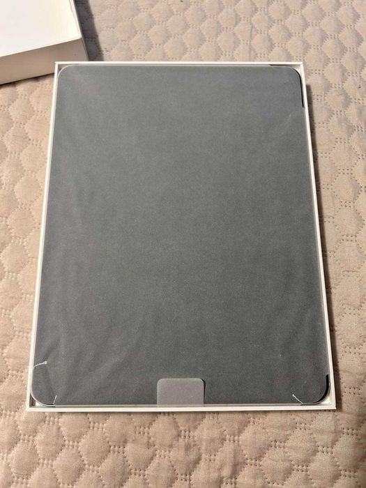 iPad Pro 13-inch (M4) Wi-Fi + Cellular 256GB