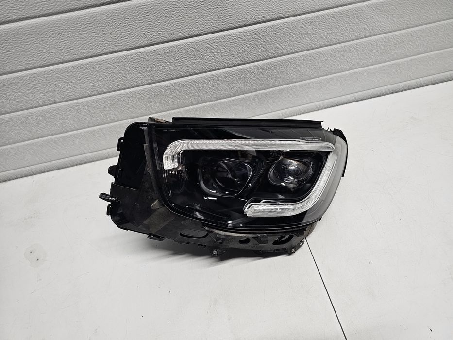Far stanga Mercedes GLC Facelift W253