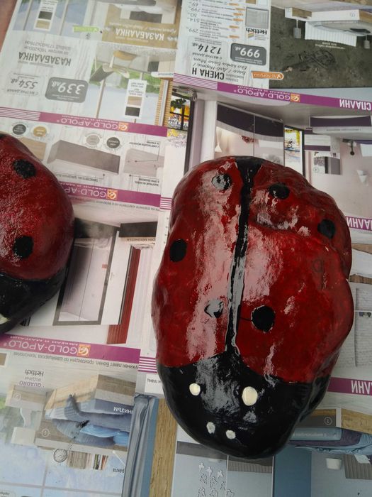 Камък (градински) за декорация. Калинки, пчели и ягоди