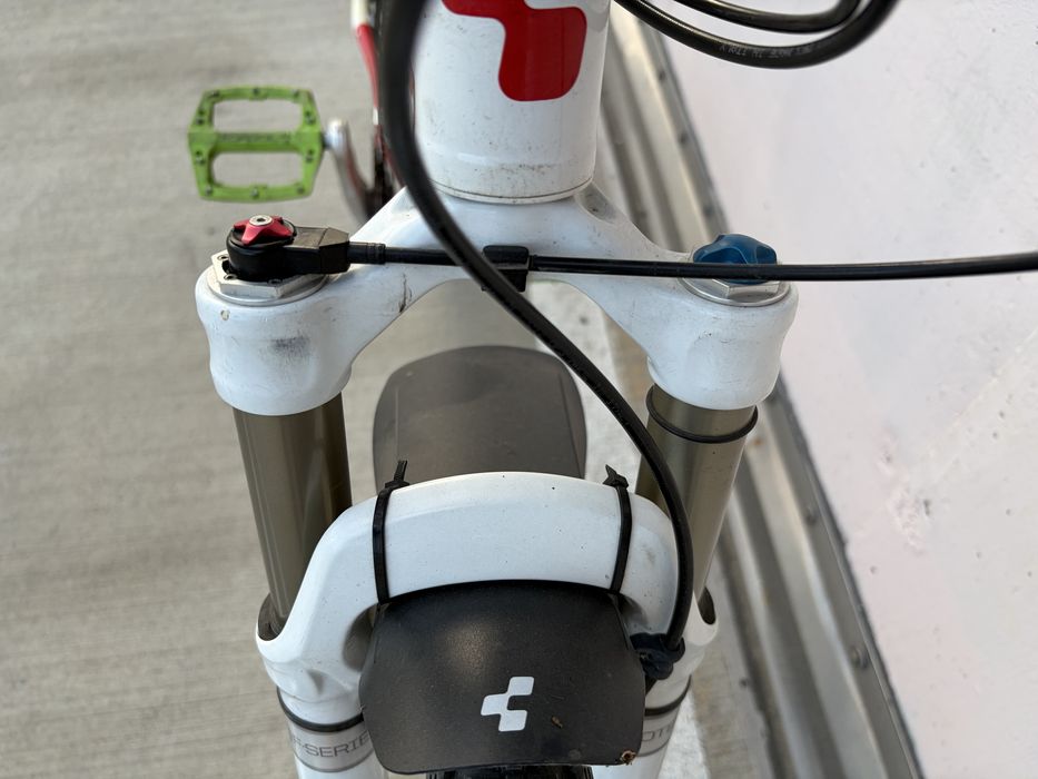 Bicicleta CUBE reaction Pro series HPA 26”