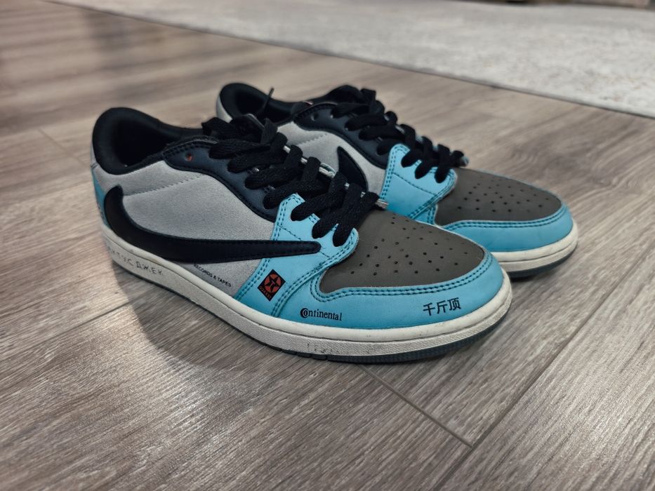 Кроссовки Nike размер 39