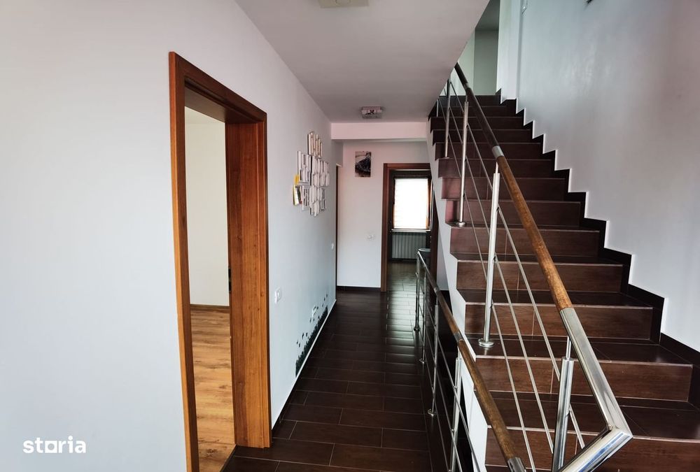 Navodari - Vila D+P+2 +T - ideală pt 2 familii sau ca Business