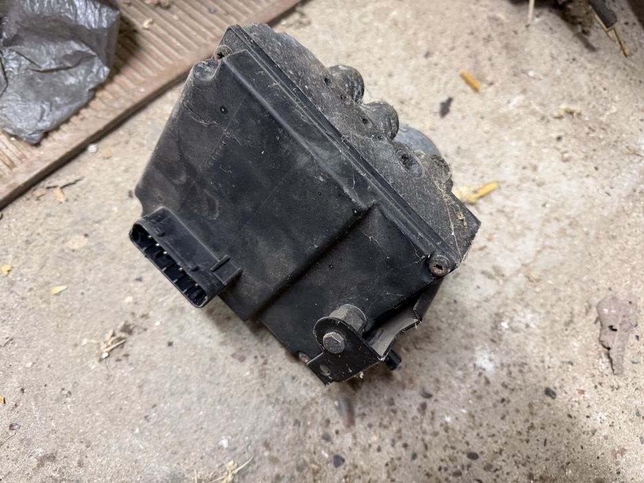 ABS модул и заден спирачен апарат BMW E39