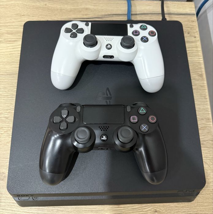 Продам PS4 Slim 500gb+18 дисков