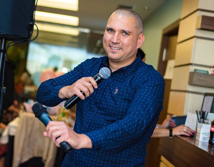 DJ Ники Николов - водещ и DJ на сватби и празнични събития