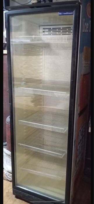 Холодильник витрина