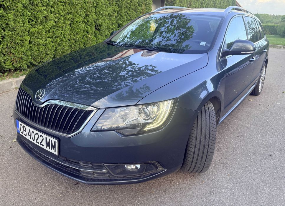 Skoda Superb Combi 4x4  ГАРАЖНА
