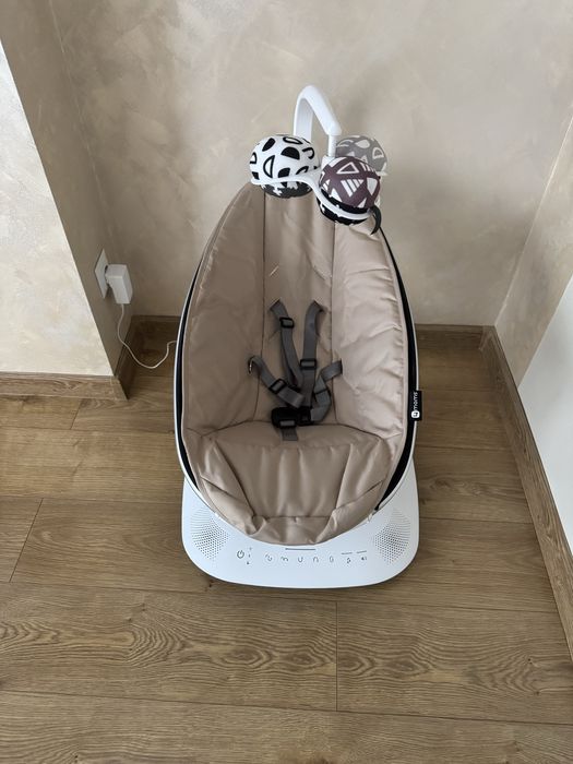 Fotoliu Balansoar Bebelusi 4MOMS MamaRoo 5.0