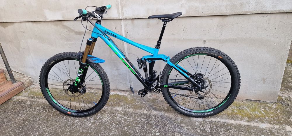 Vând bicicletă Cube Frizz