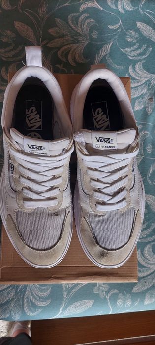 Продавам мъжки маратонки Vans