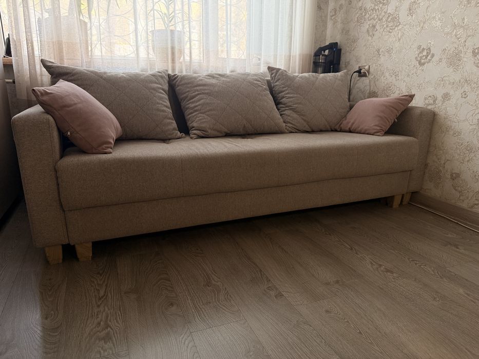 Продам диван срочно