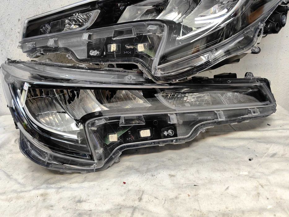 Оригинални фарове Тойота  Корола  Toyota Corolla E21 Led