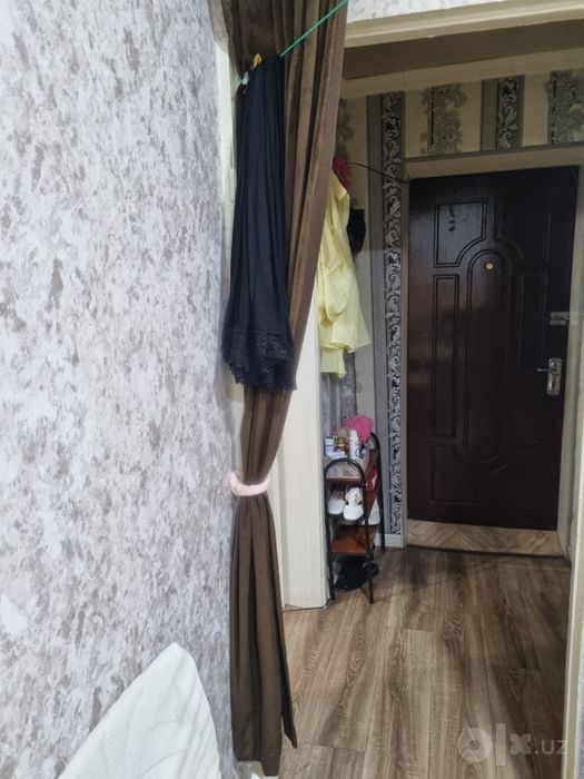 Продаётся 1-комнатная квартира в центре Чирчика