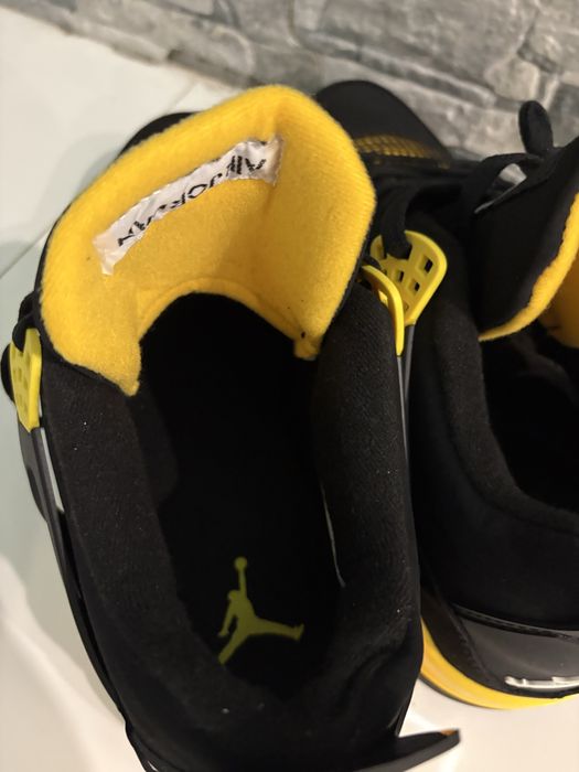 Jordan 4 Thunder
