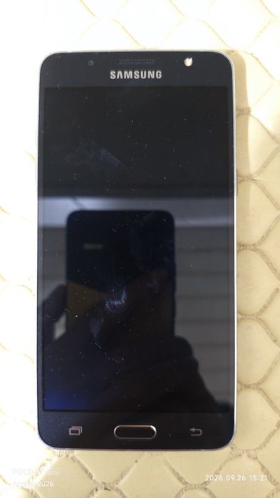 Смартфон Samsung Galaxy J5 (2016)