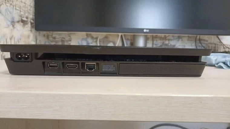 Sony Playstation 4.  2джостик 6 диск