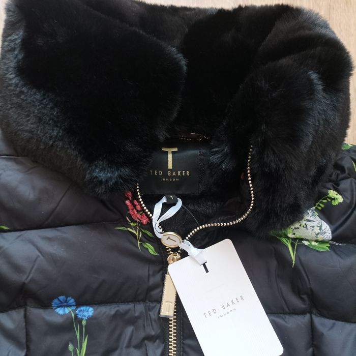 Ted Baker с пух и пера за преходен сезон