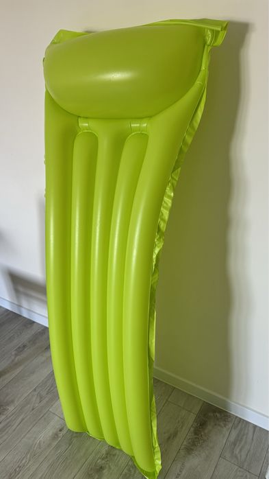 Продам надувной матрас в бассейн или речку