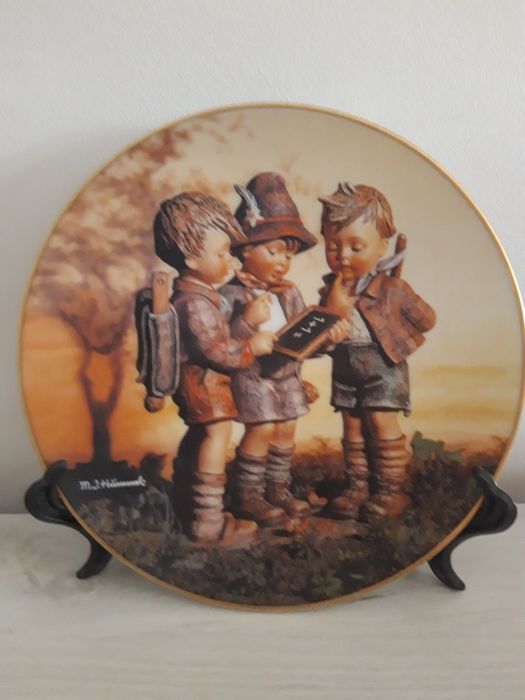 Порцеланови  чинии за стена Hummel