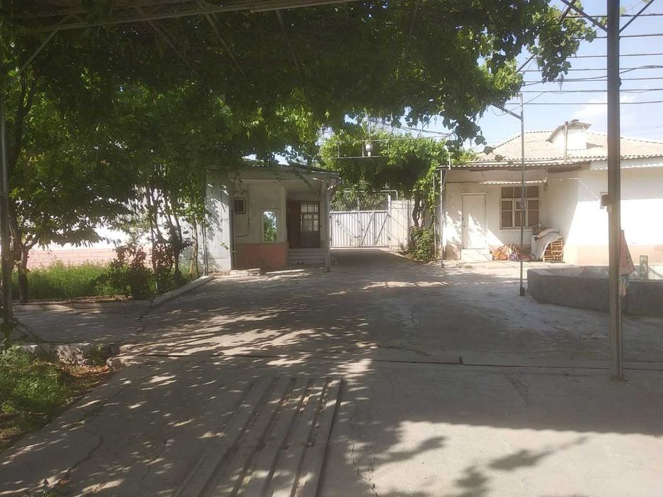 Продается 2 дома с большим участком