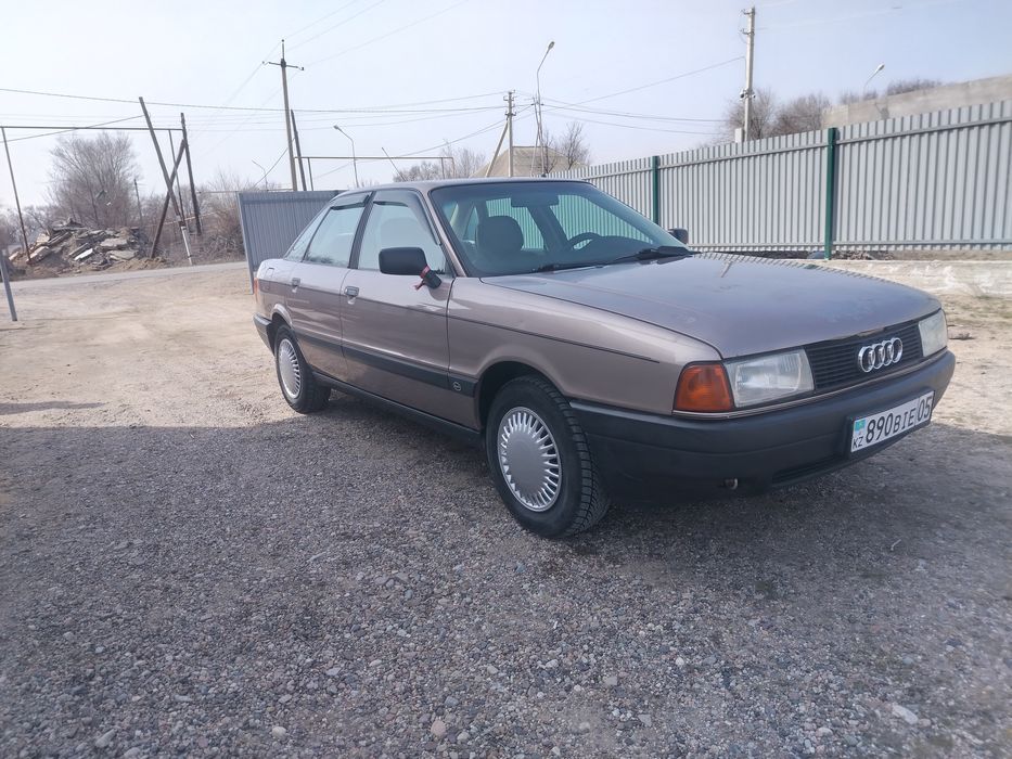 Audi 80 b3. 1.8 моно кпп Автомат