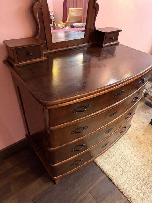 Масивен дървен скрин 112х66 мебел орех