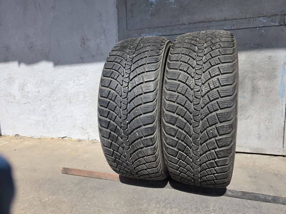 2 бр. зимни гуми 235/45/18 Kumho 7+ mm DOT 3020/1816