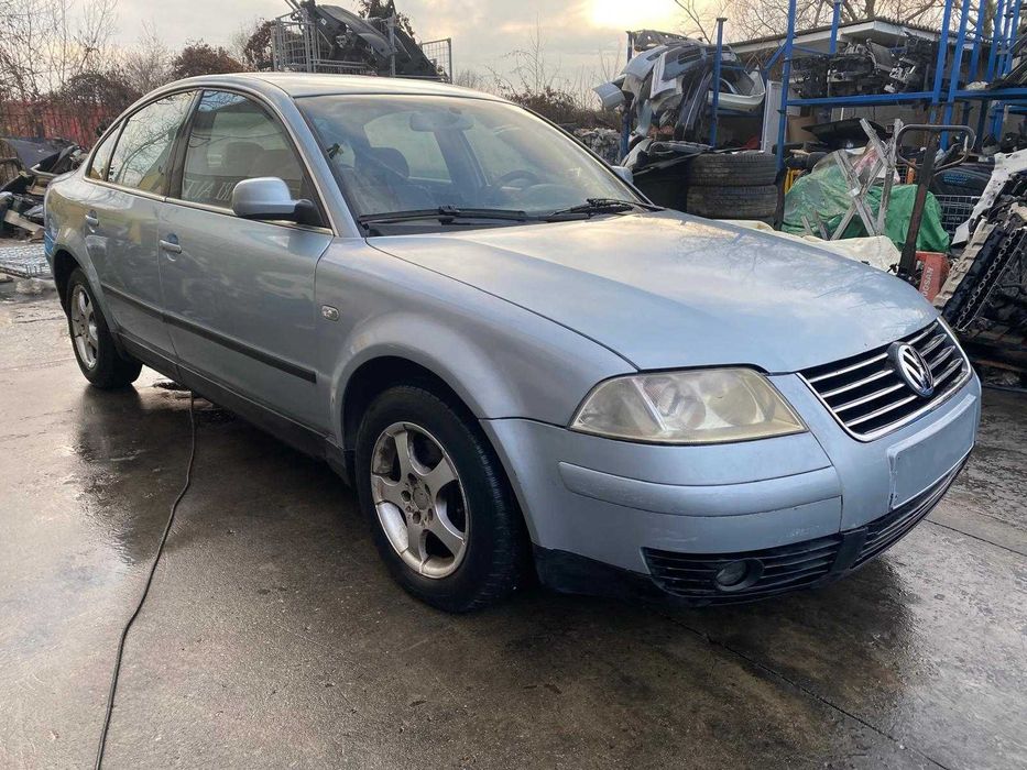 dezmembrez vw passat b5.5 cod motor AUB/ usa fata passat b5.5