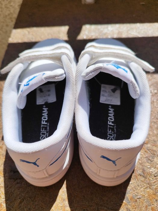 Продавам детски бели, кожени оригинални маратонки Пума