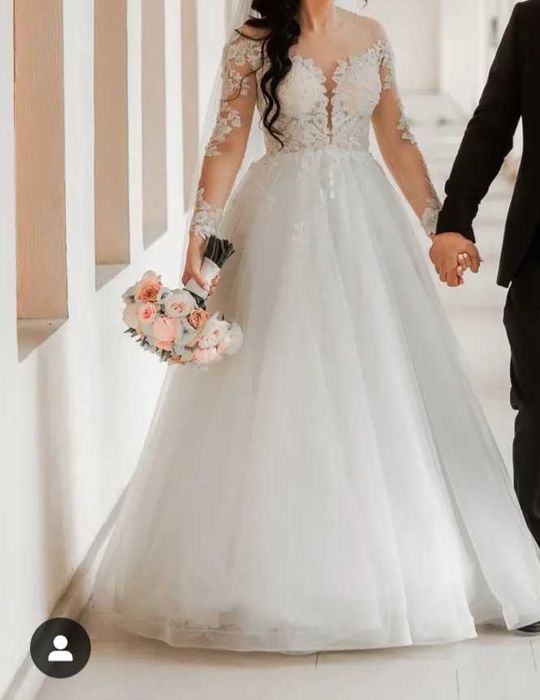 Se vinde rochie de mireasa.