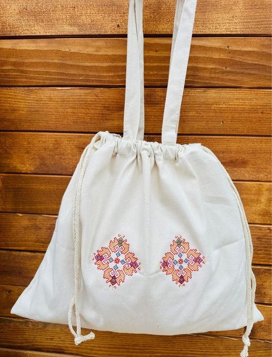 Чанта с бродирана шевица