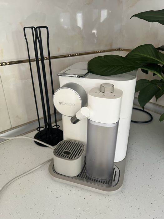 DeLonghi Nespresso Coffee machine