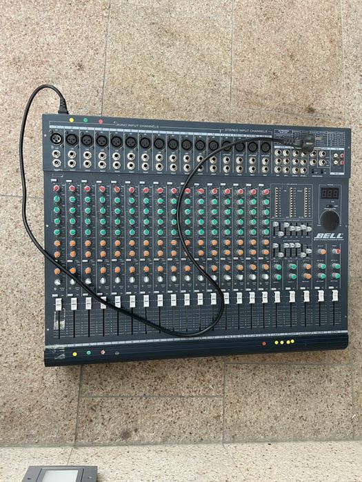 Se vand, boxe + mixer si statie